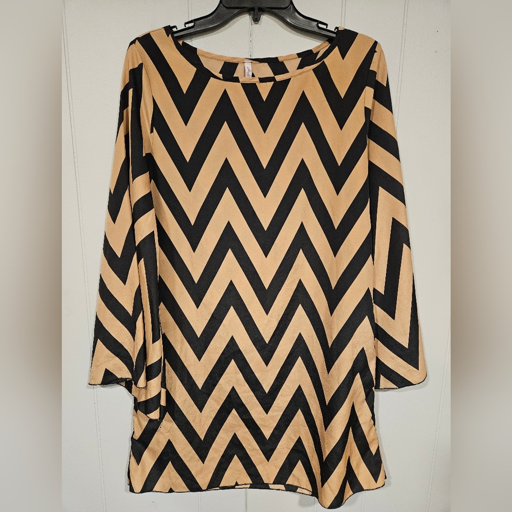 Auditions Fashion Women's Large Chevrons Black Tan 19" Pit To Pit 33" Long